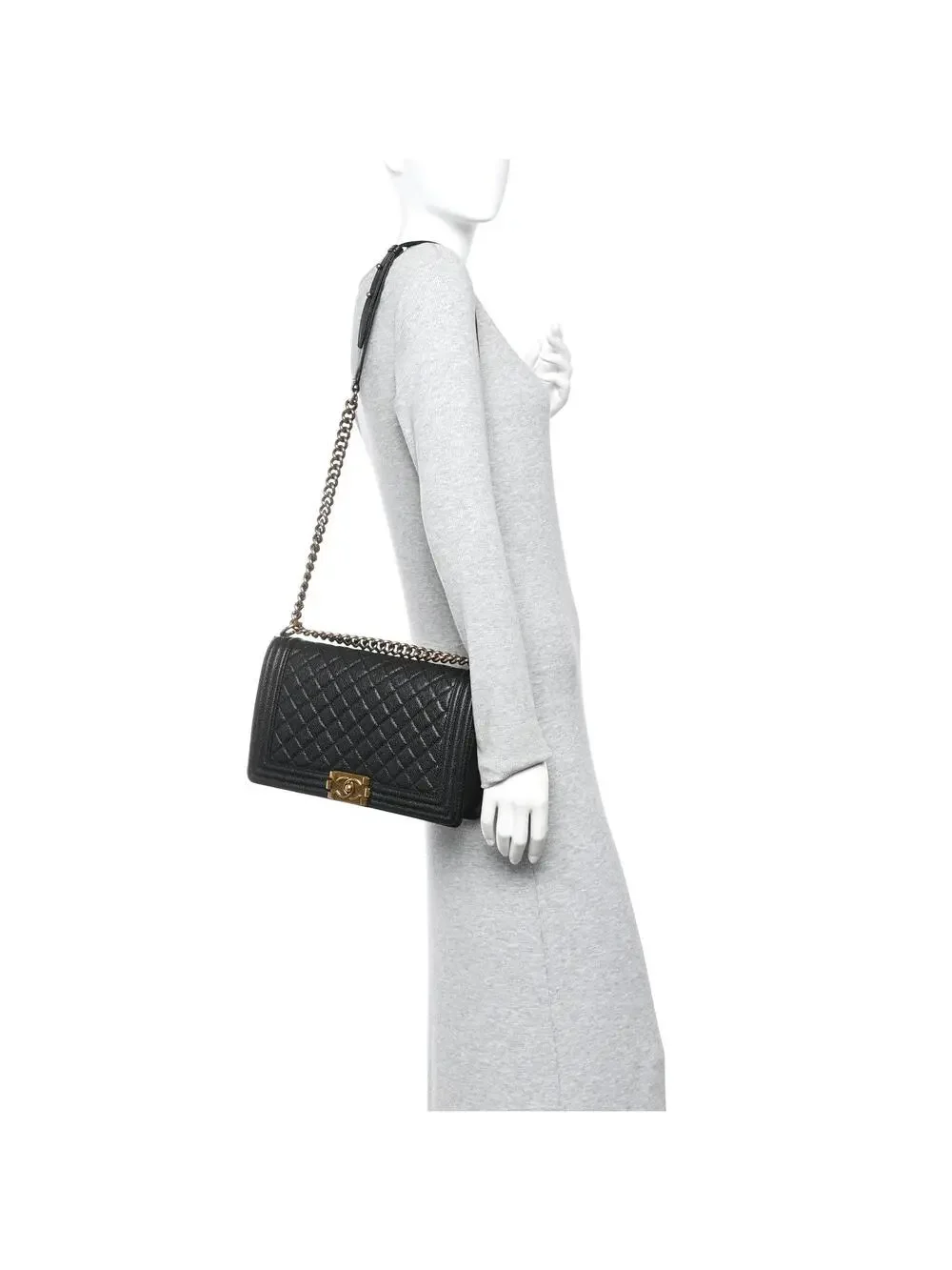 Chanel Caviar Quilted New Medium Boy #322008C34B